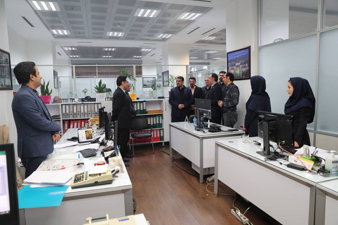 تاکید مدیرعامل بانک ملی ایران بر ضرورت توجه به نیاز مشتریان و استمرار خدمات تاکید مدیرعامل بانک ملی ایران بر ضرورت توجه به نیاز مشتریان و استمرار خدمات